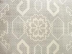 アンティーク　抽象模様織り出し本場白大島紬着物(5マルキ)